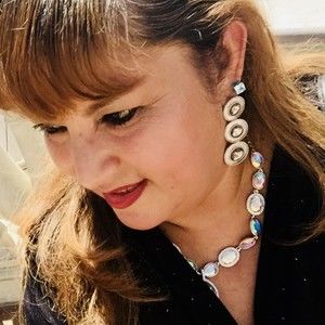 Meet your Posher, Victoria